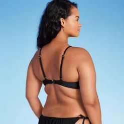 Women's Flower Charm Underwire Bikini Top - Wild Fable™